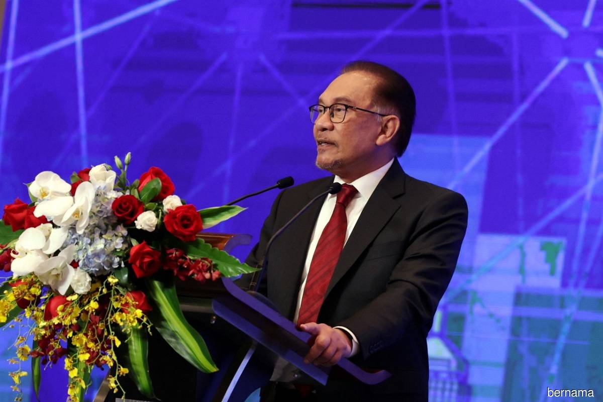 Anwar: Malaysia secures a record RM170 bil worth of investment commitments from China